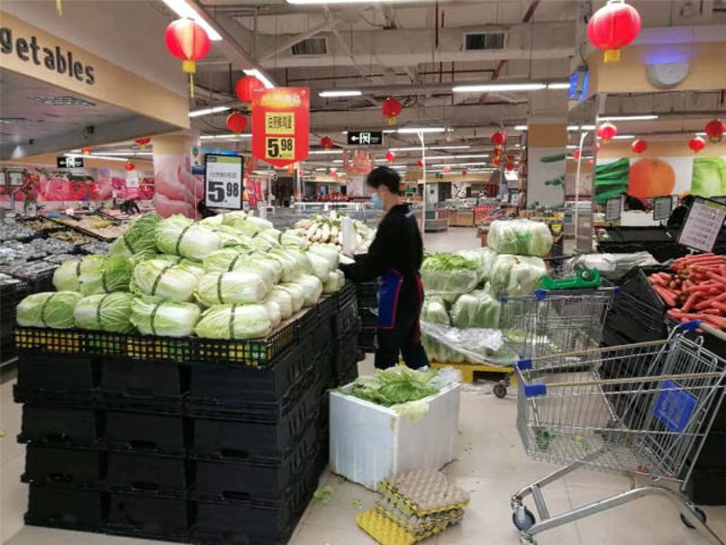 合肥市包河区宜玛日用百货经营部，想给自己的店铺换个新形象？门头图片的选择至关重要。今天我们就来对比一下几种常见的风格和设计元素，帮助你做出最合适的选择。